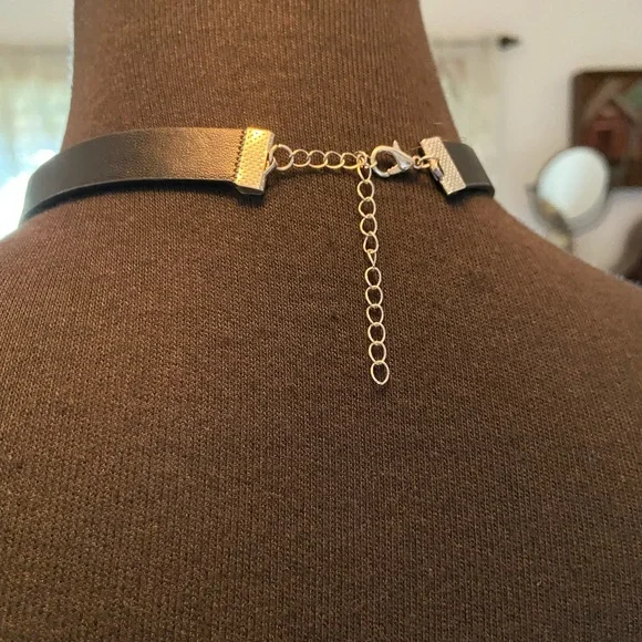 Mushroom Charm Eyelet Choker - Picture 6 of 6